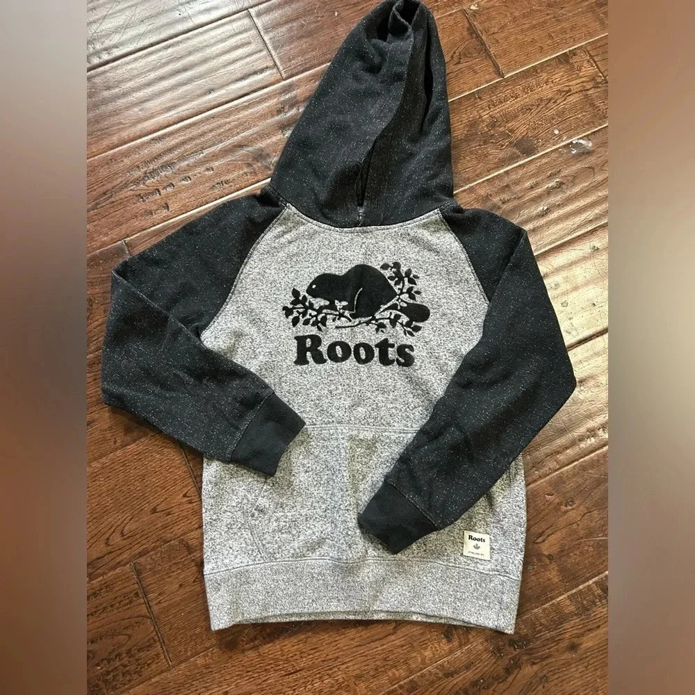 roots  kids hoodie size 9-10 (L)​